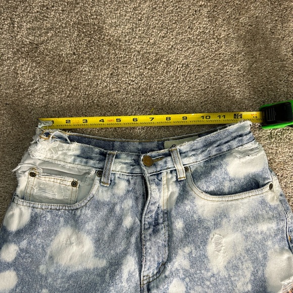 Vintage Eddie Bauer Acid Washed Jean Shorts - Picture 2 of 6